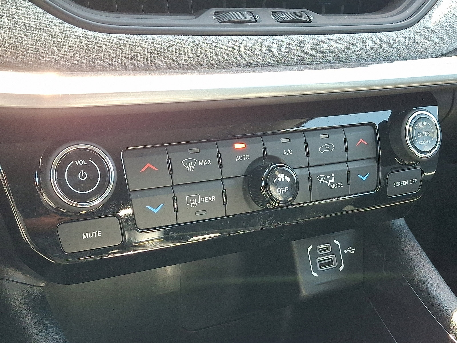 Used 2022 Jeep Compass Latitude w/ Convenience Group AWD/4WD image 16