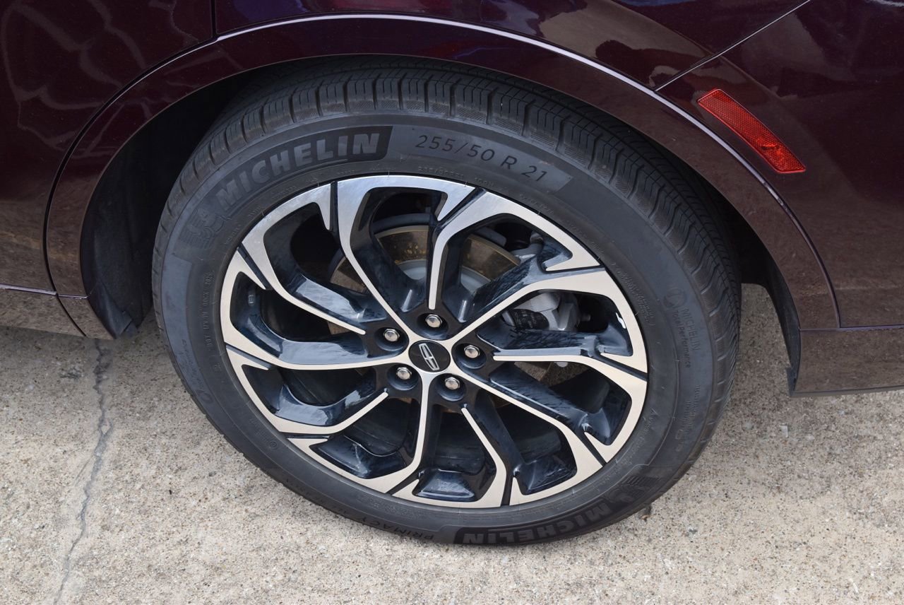 Certified 2024 Lincoln Nautilus Reserve w/ Equipment Group 202A AWD/4WD image 12