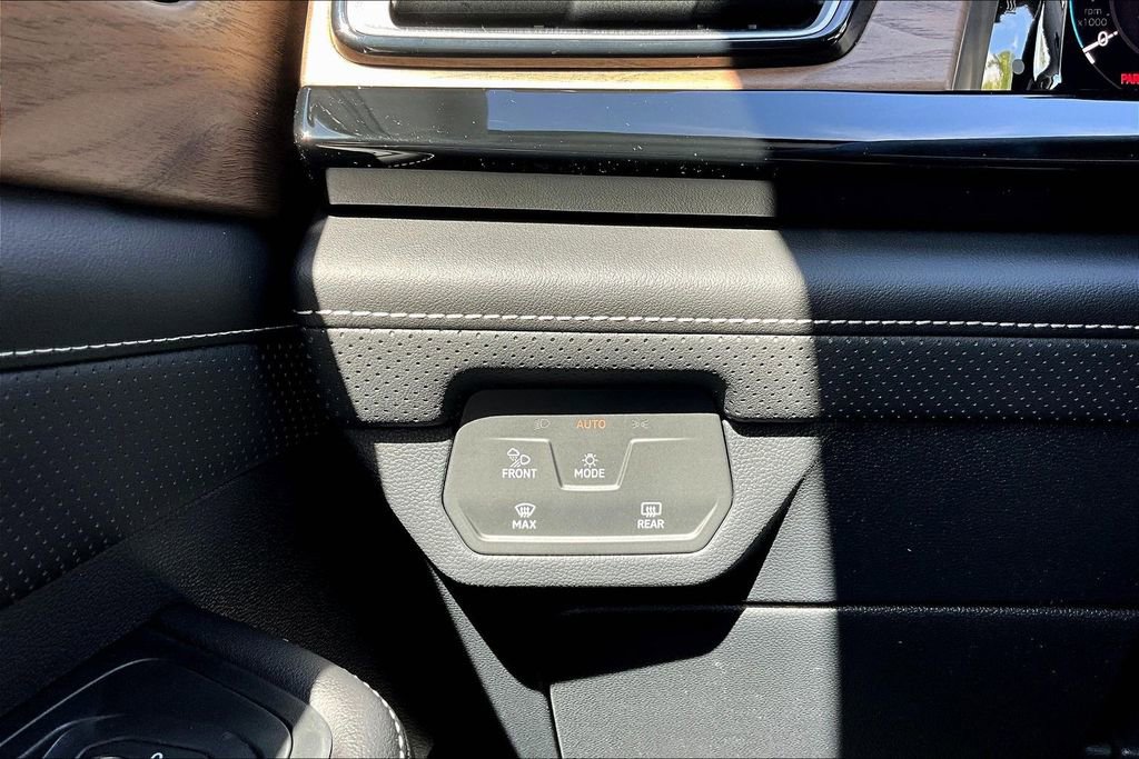 New 2026 Volkswagen Atlas SE image 15