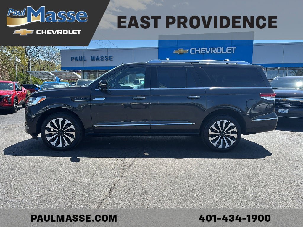 Used 2023 Lincoln Navigator L Reserve AWD/4WD image 4