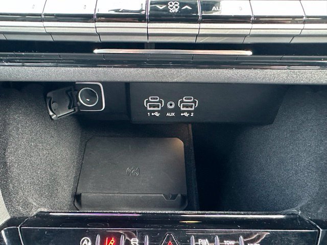 Used 2025 Jeep Wagoneer 4WD w/ Premium Group I image 40