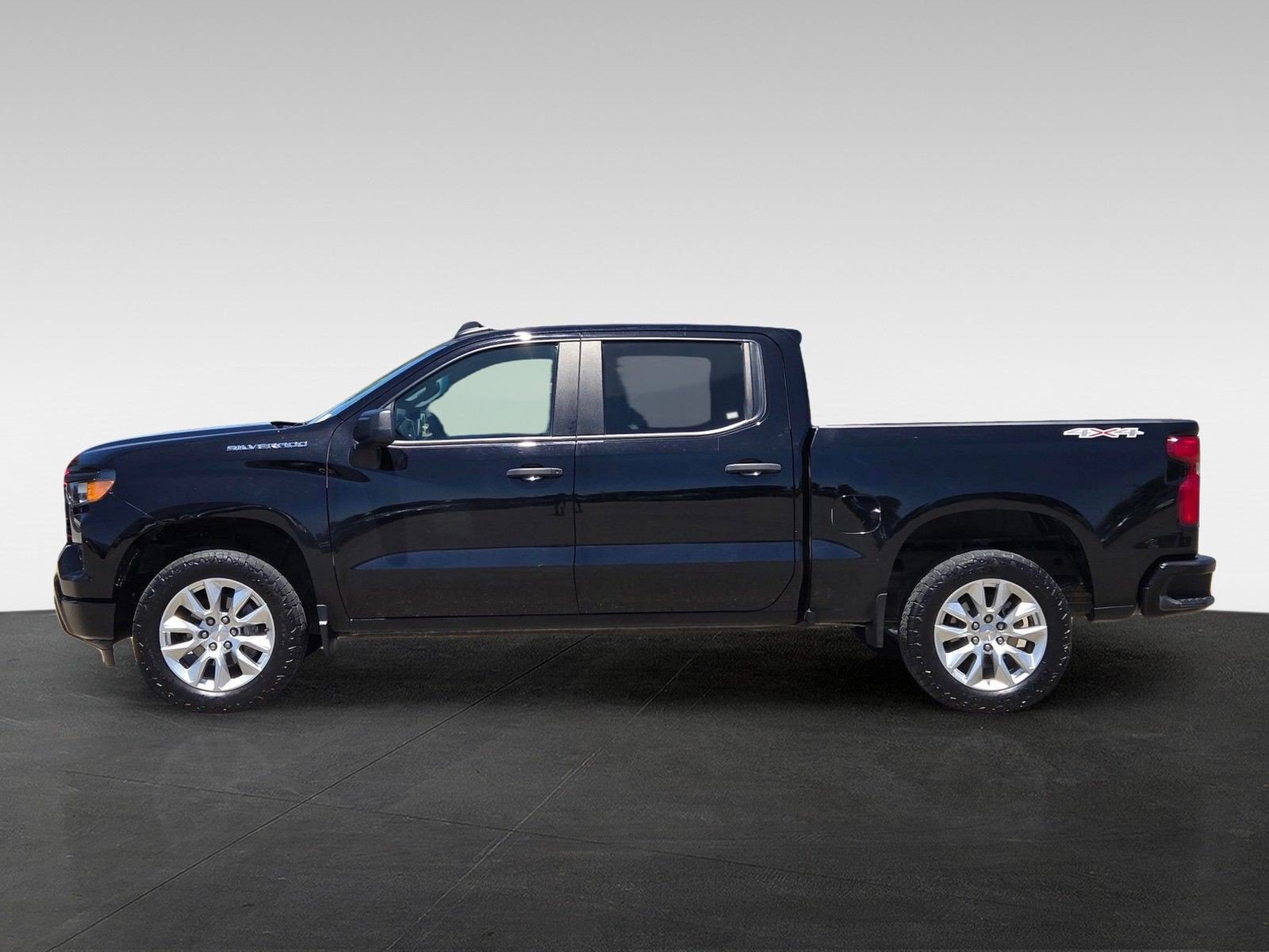 Used 2024 Chevrolet Silverado 1500 Custom AWD/4WD image 8