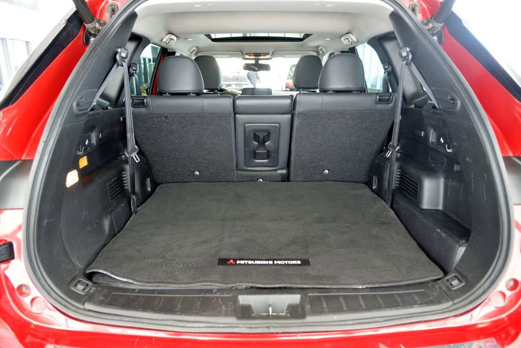 Used 2023 Mitsubishi Outlander SE image 29