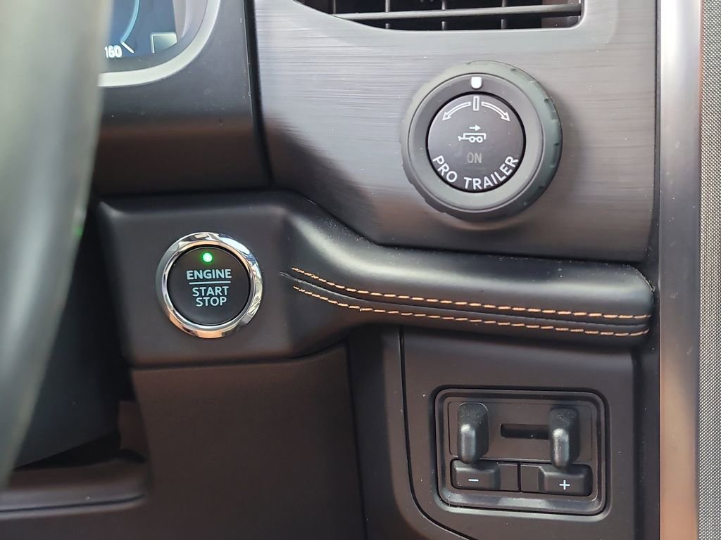 Used 2023 Ford Expedition Platinum image 29