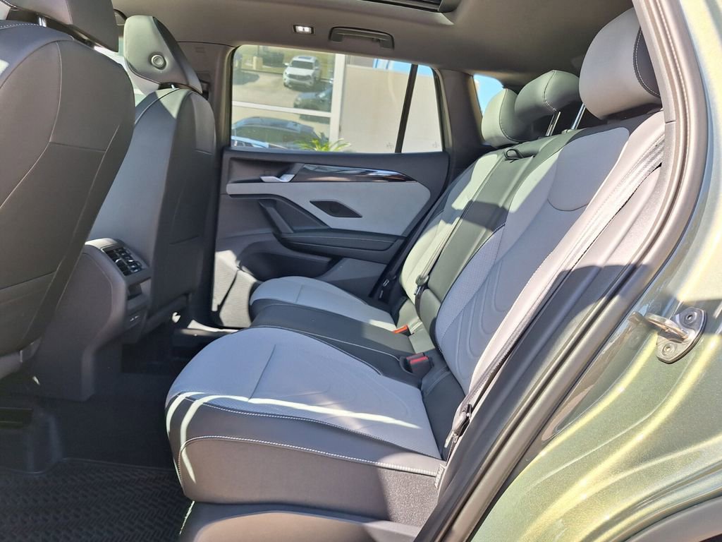 New 2026 Volkswagen Tiguan SE R-Line image 10