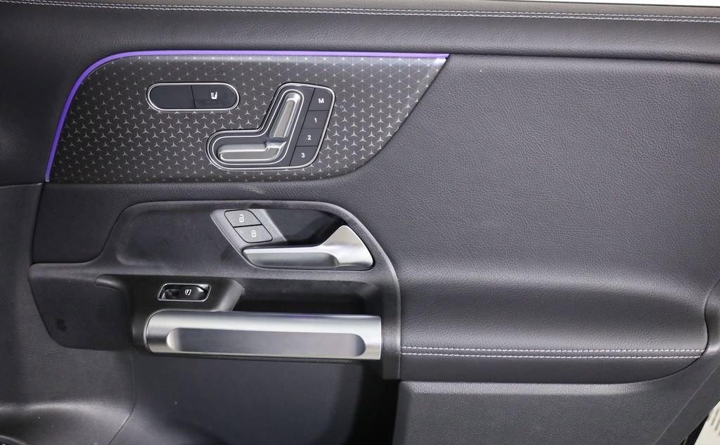 Certified 2025 Mercedes-Benz GLB 250 4MATIC image 62