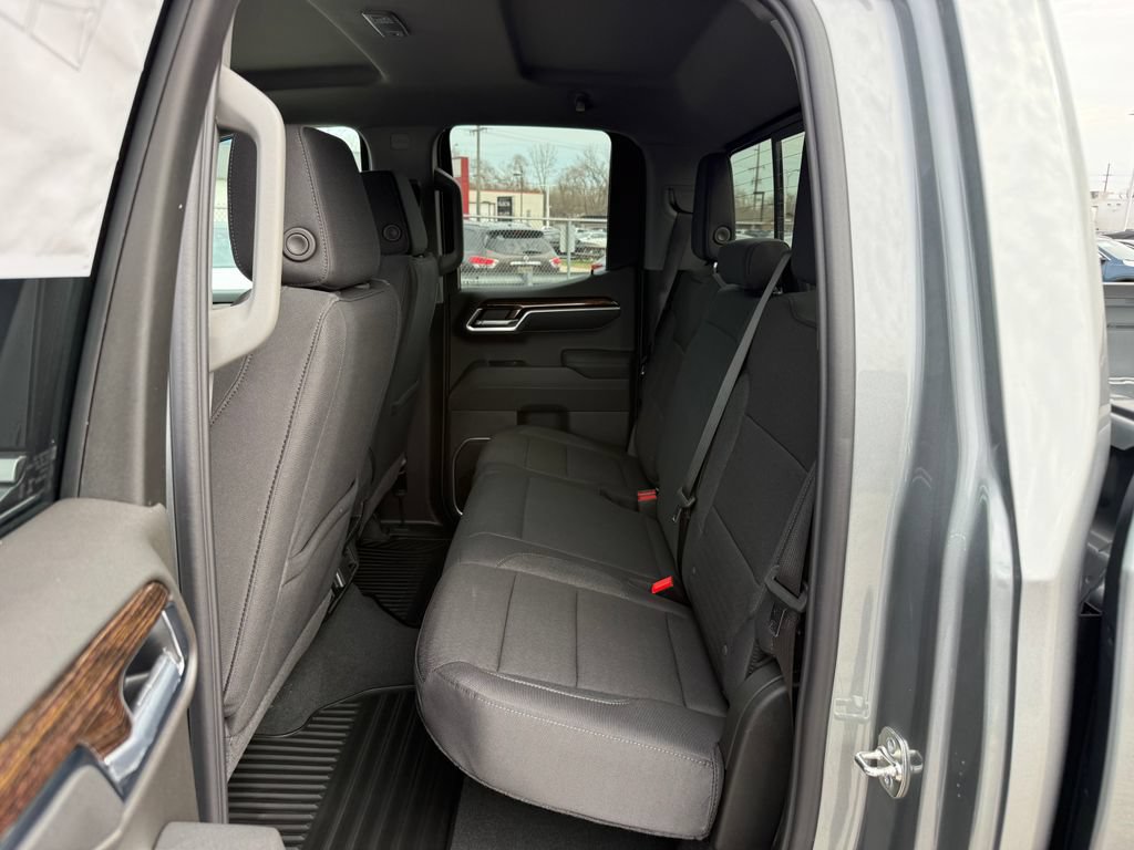 New 2026 GMC Sierra 1500 SLE w/ Preferred Package AWD/4WD image 17