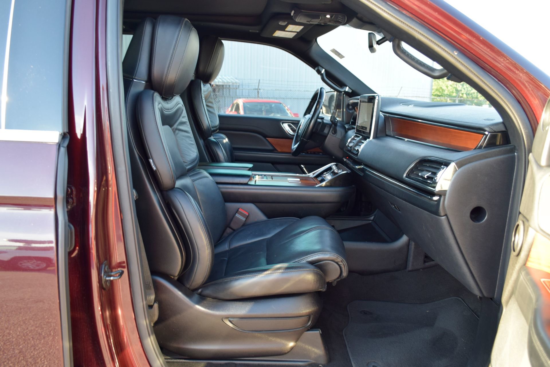 Used 2019 Lincoln Navigator L Reserve AWD/4WD image 25
