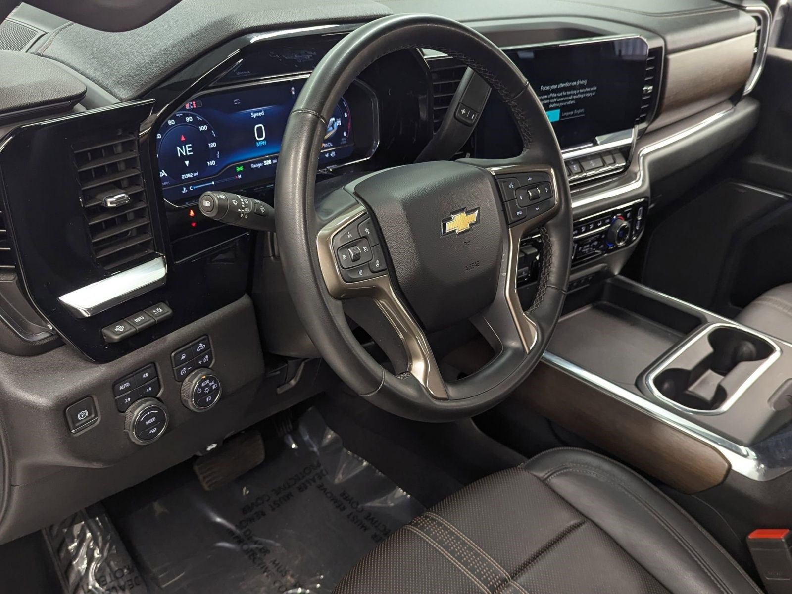 Used 2024 Chevrolet Silverado 2500 High Country w/ High Country Premium Package image 3