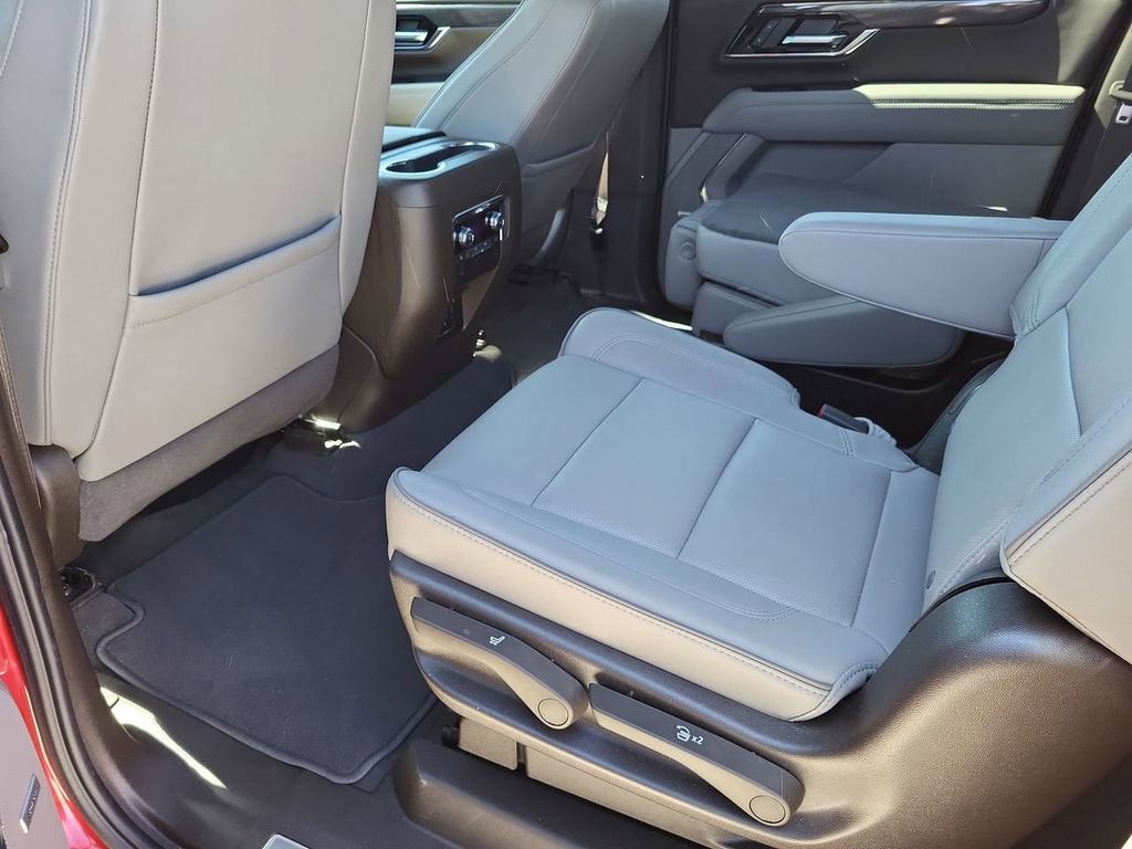 Used 2025 GMC Yukon XL Elevation w/ LPO, Elevation Black Package image 23