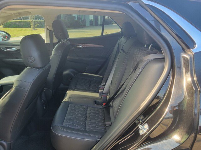 Used 2023 Buick Envision Avenir image 28