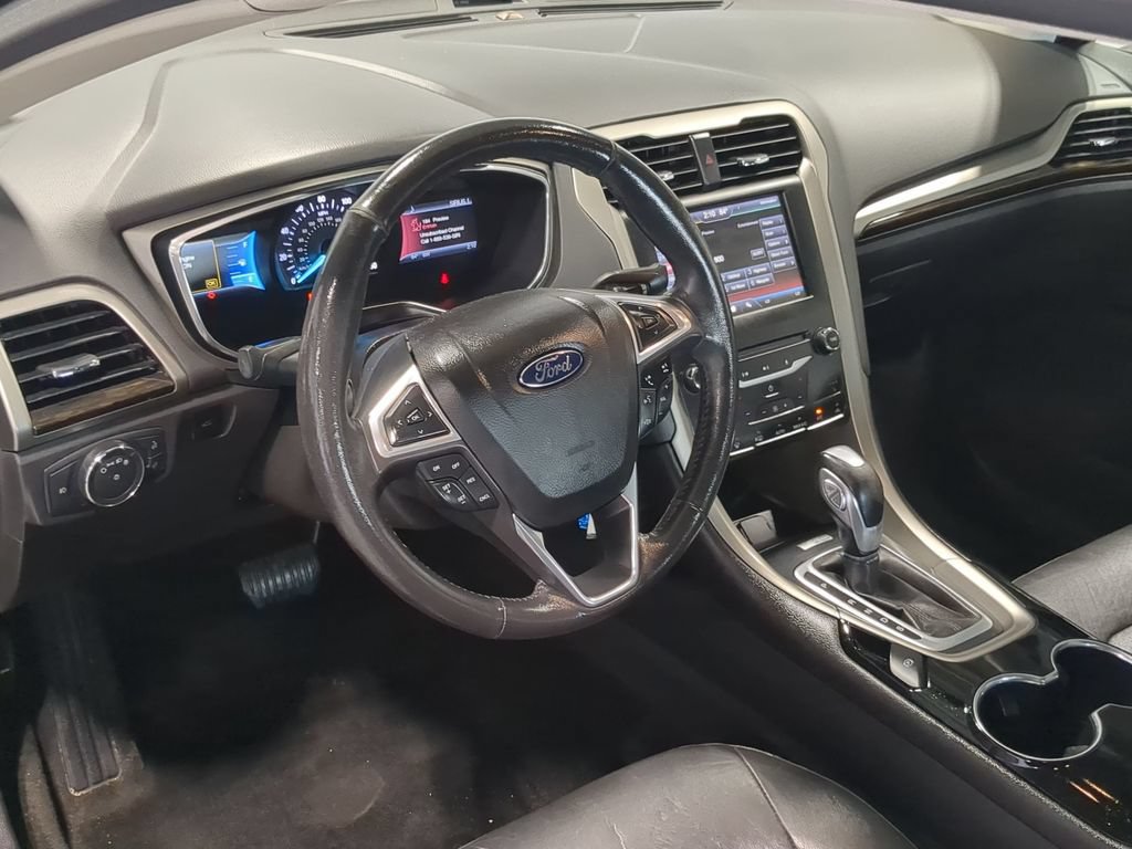 Used 2014 Ford Fusion SE w/ Equipment Group 202A FWD image 12