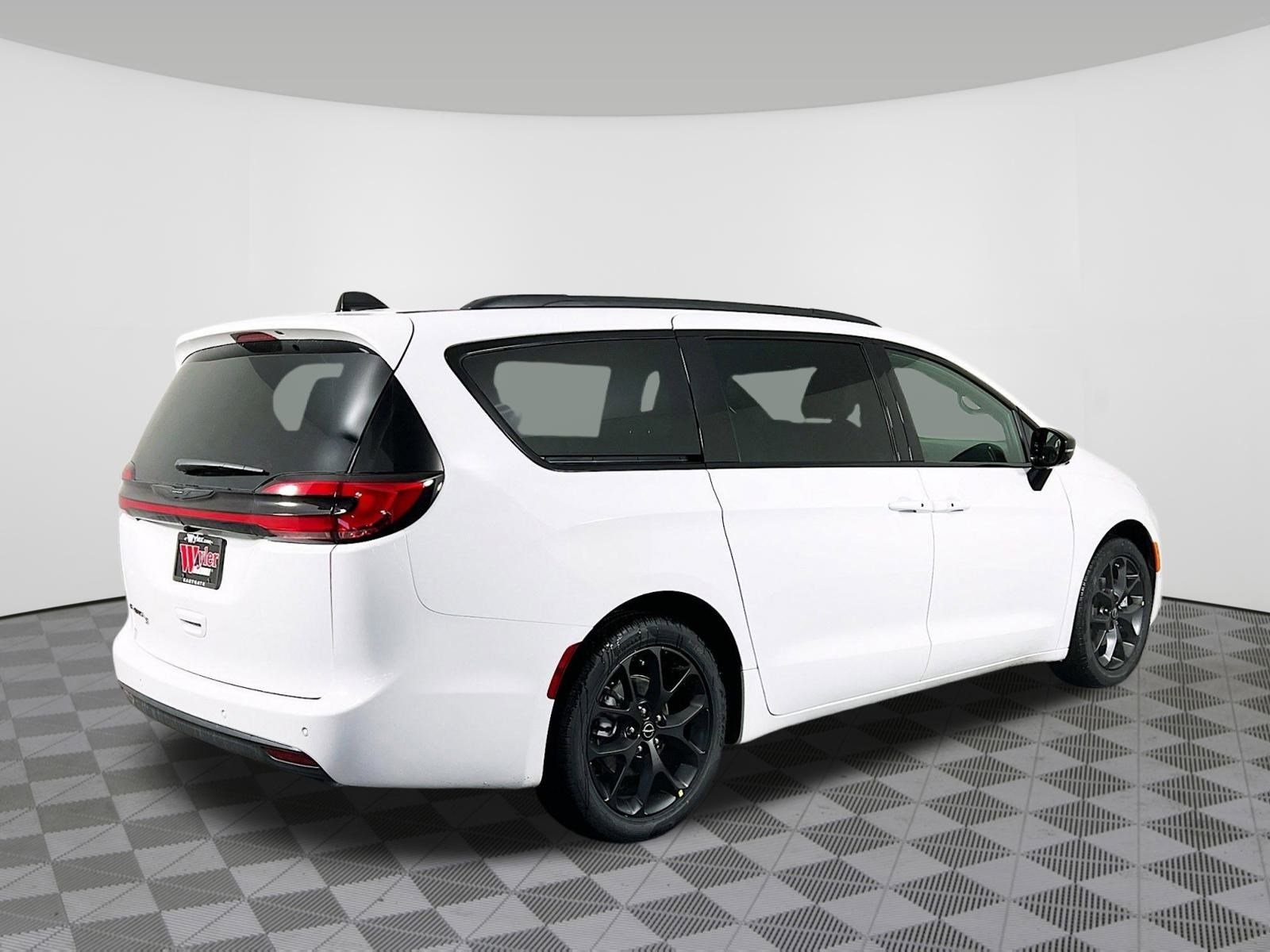 New 2026 Chrysler Pacifica Select FWD image 33