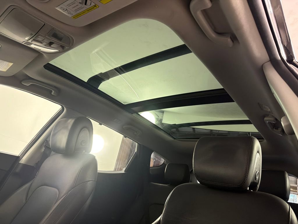 Used 2018 Hyundai Santa Fe Sport FWD image 2