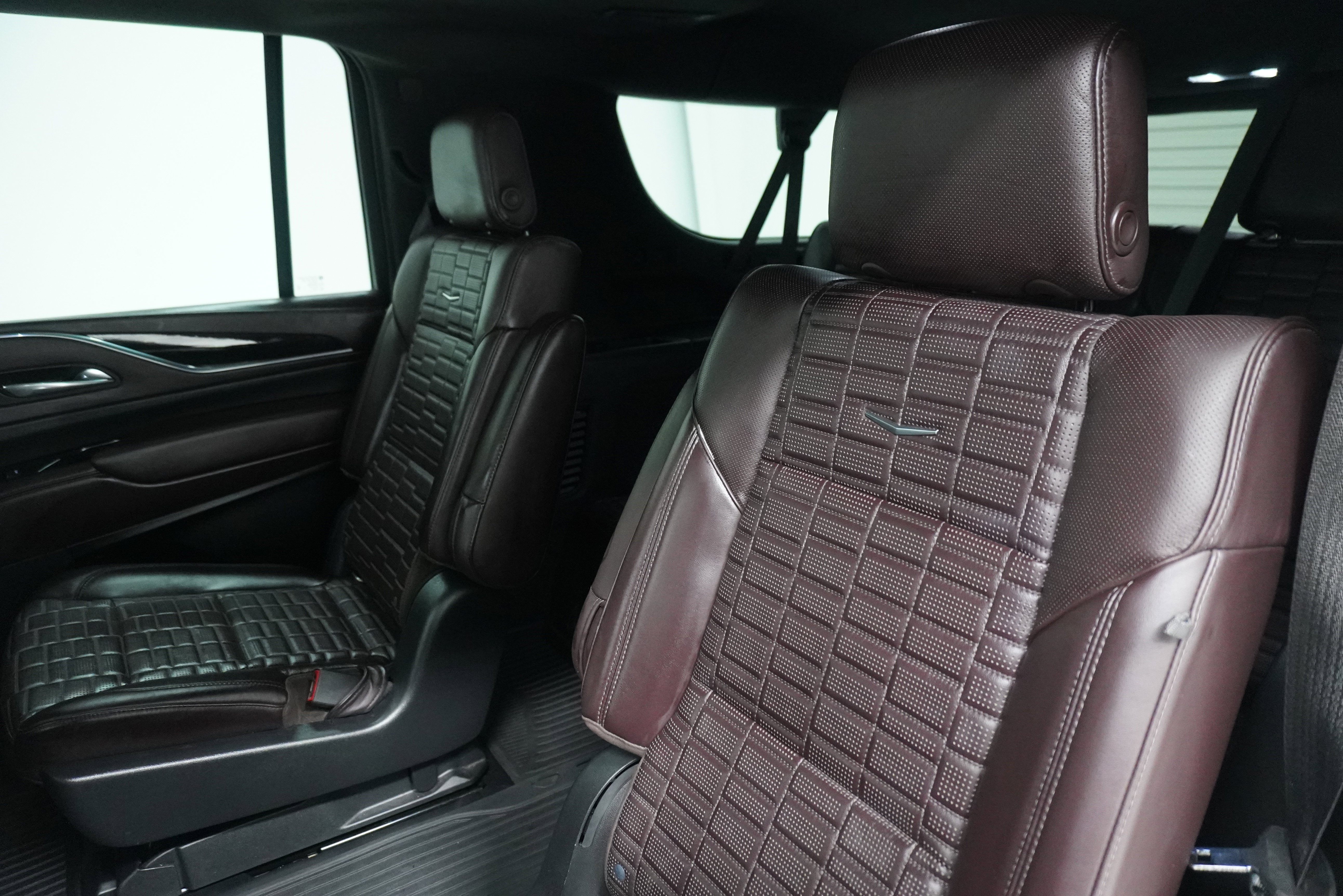 Used 2021 Cadillac Escalade ESV Premium Luxury Platinum AWD/4WD image 12