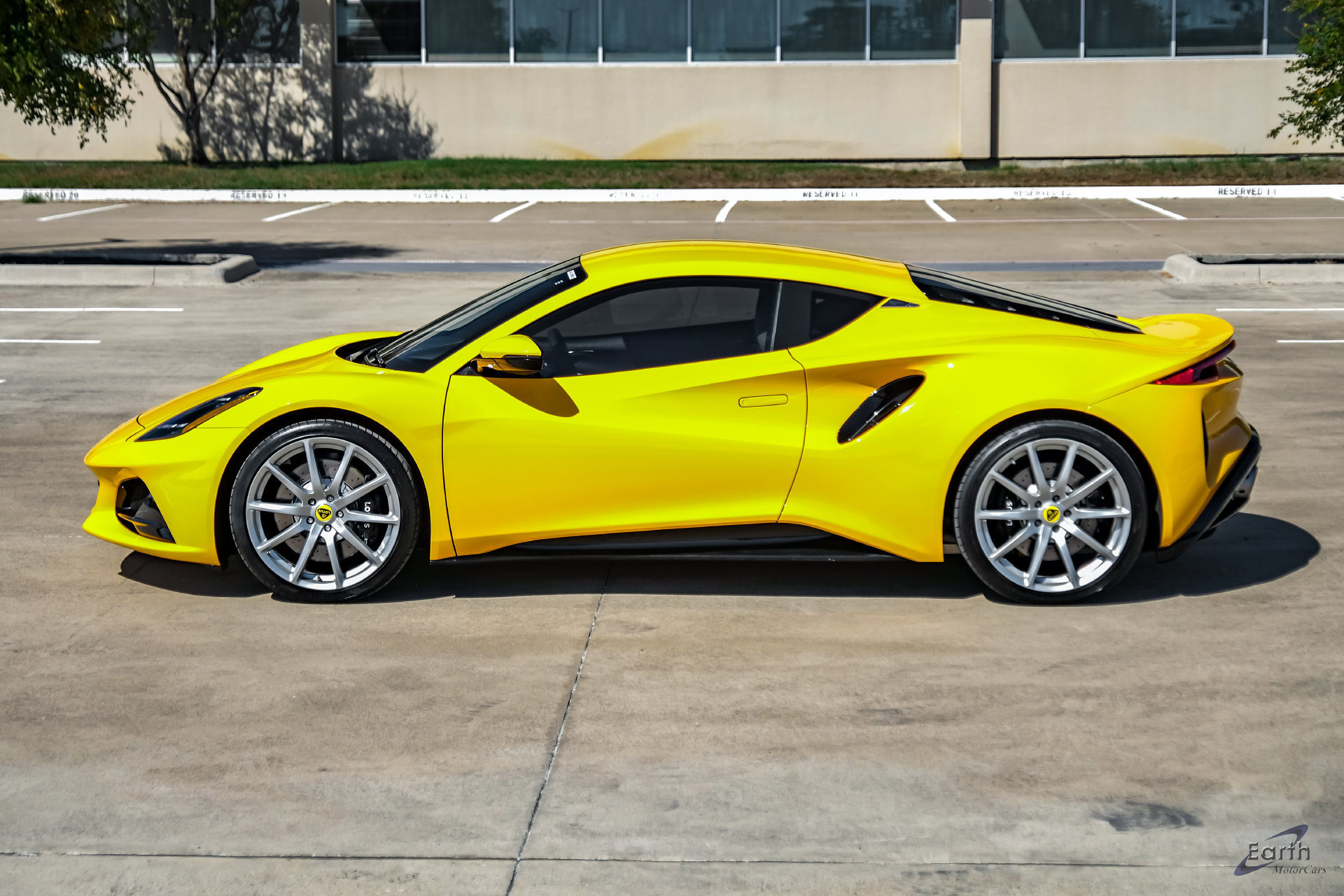 Used 2025 Lotus Emira RWD image 9