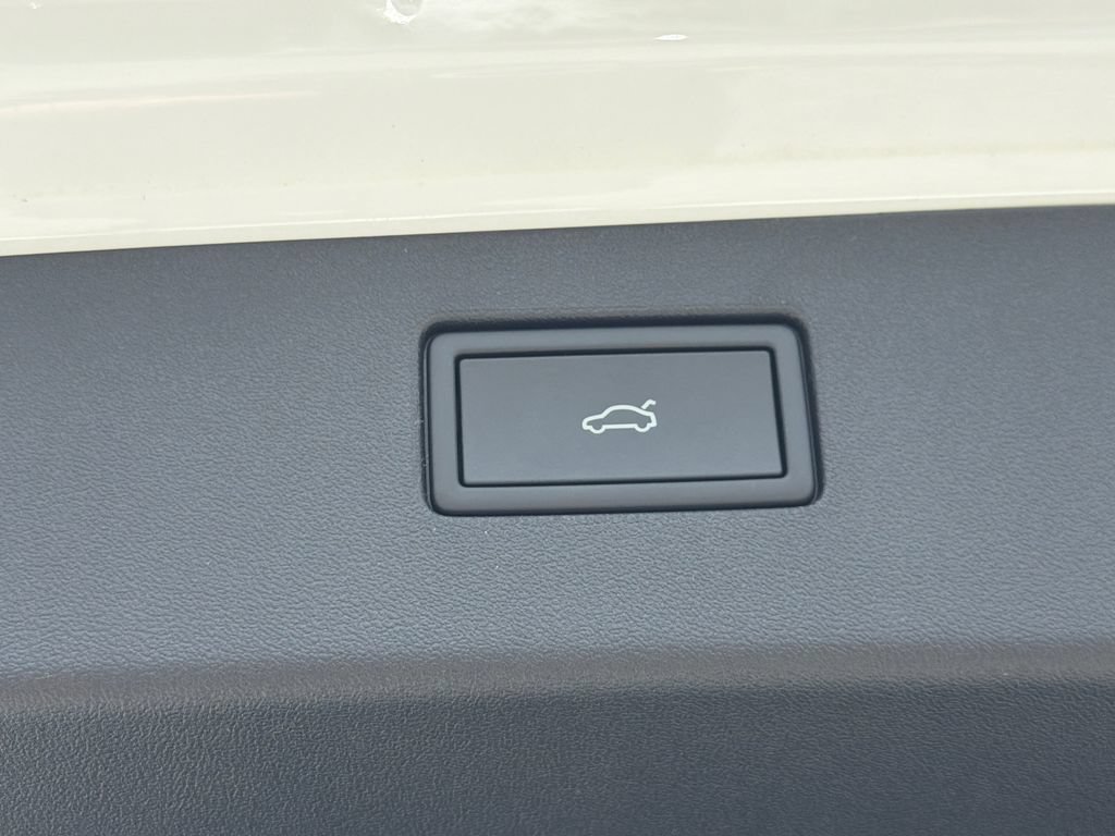 New 2026 Volkswagen Tiguan SE AWD/4WD image 14