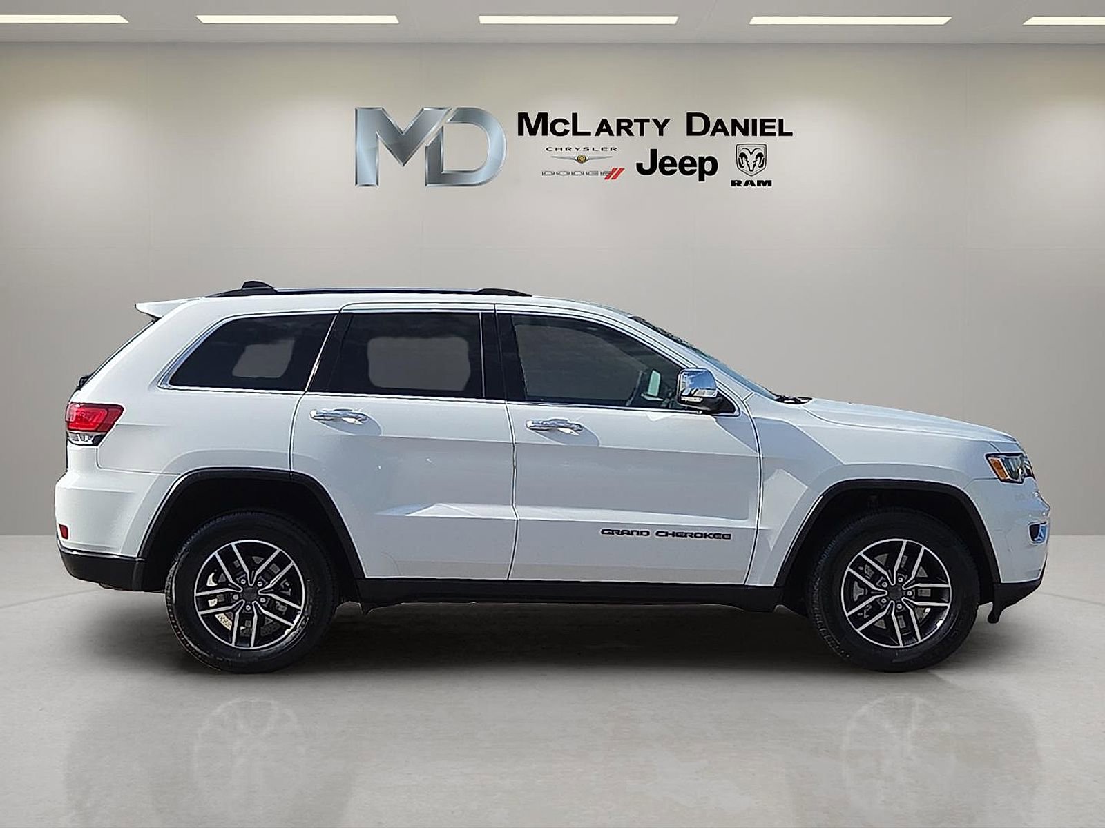 Used 2021 Jeep Grand Cherokee Limited AWD/4WD image 6
