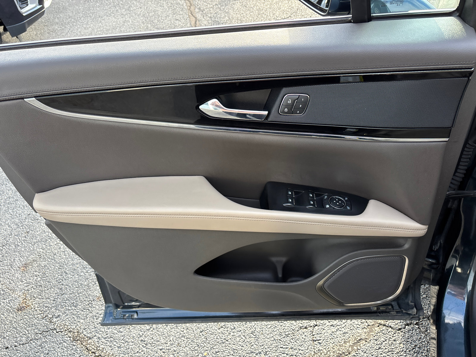 Certified 2021 Lincoln Nautilus FWD image 11