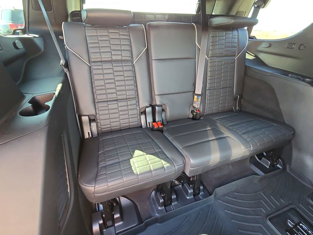 Used 2022 Cadillac Escalade Premium Luxury Platinum image 12