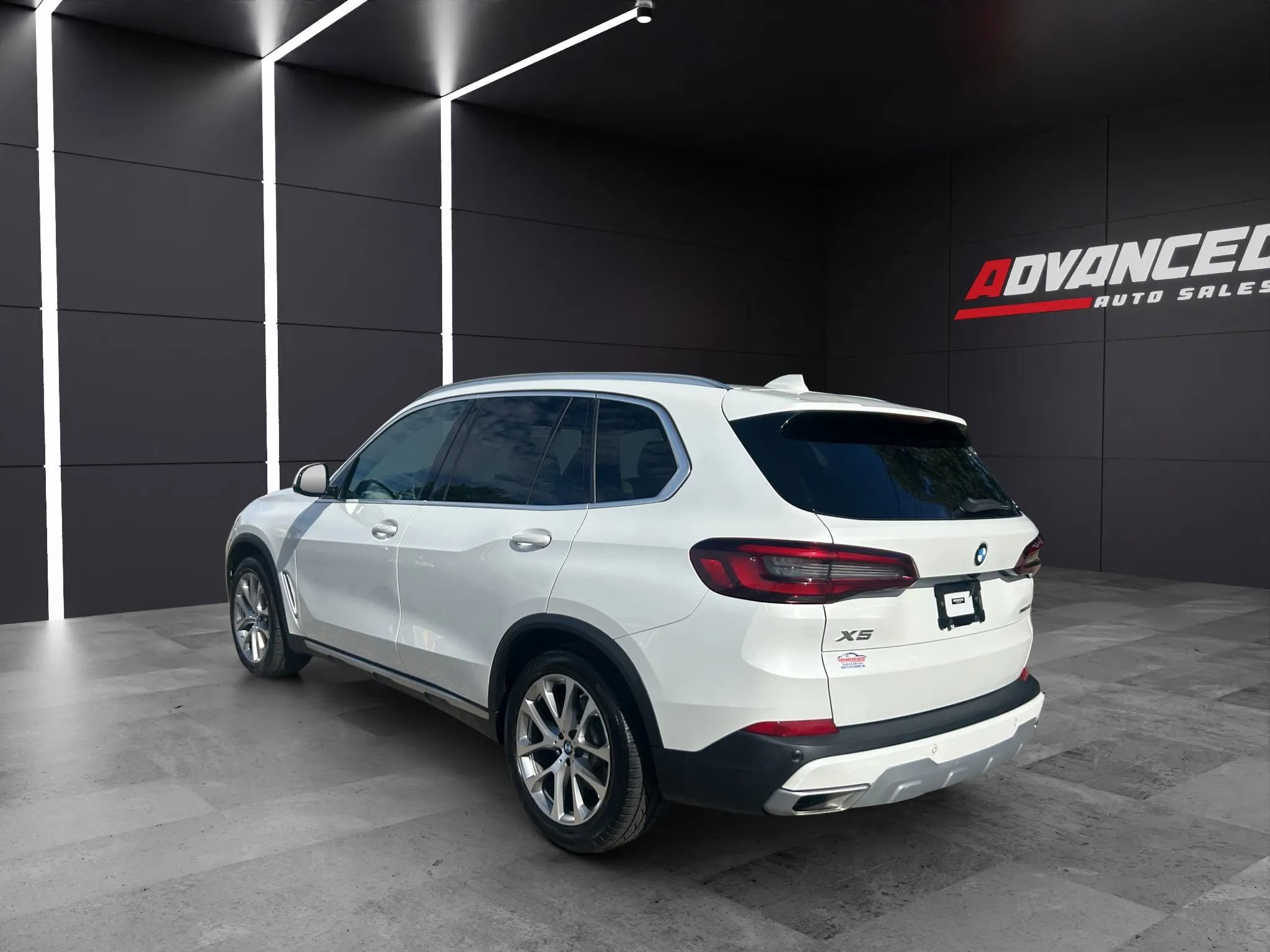 Used 2020 BMW X5 xDrive40i w/ Premium Package AWD/4WD image 4