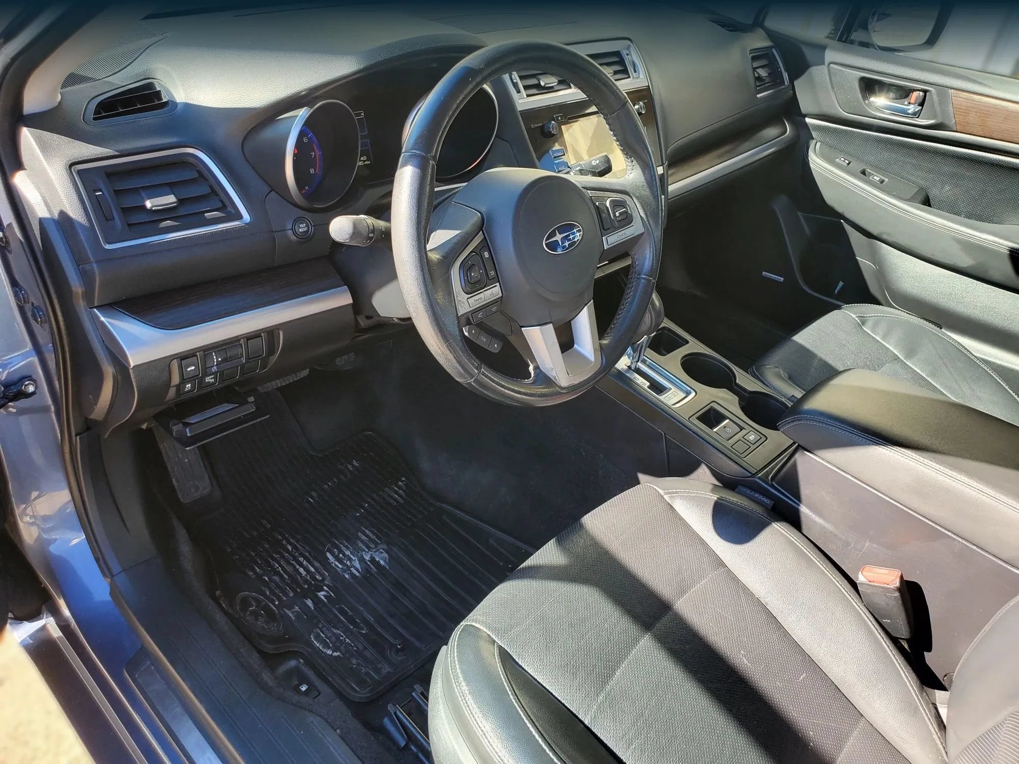 Used 2015 Subaru Legacy 3.6R Limited AWD/4WD image 4