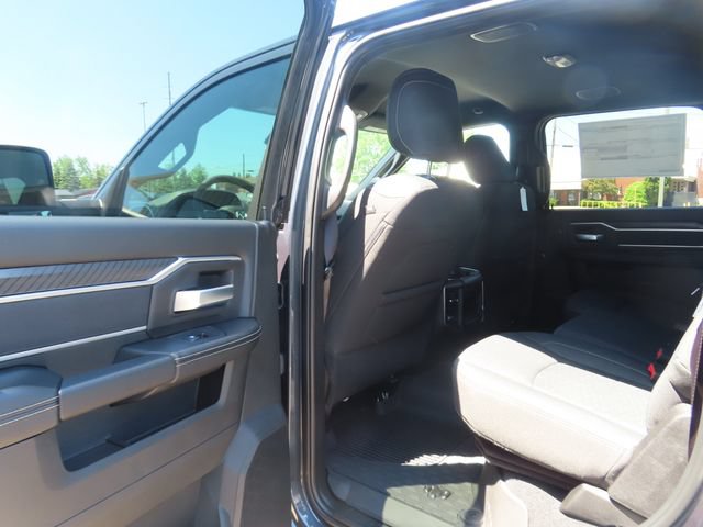 New 2026 RAM 3500 Big Horn AWD/4WD image 21