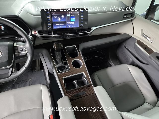 Used 2023 Toyota Sienna XLE FWD image 18