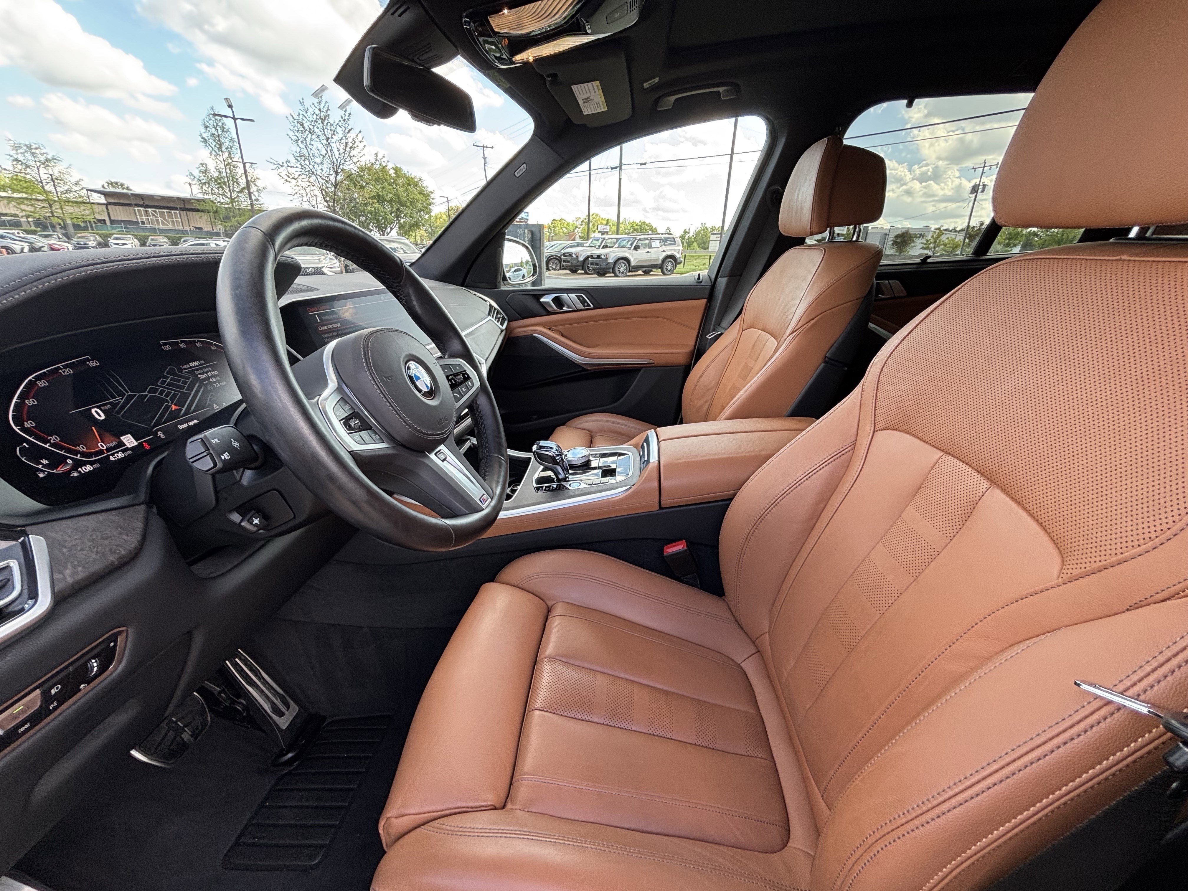 Used 2022 BMW X5 xDrive40i w/ M Sport Package AWD/4WD image 17