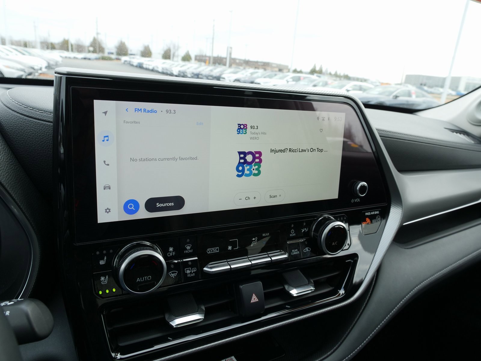 Used 2024 Toyota Highlander Platinum image 46