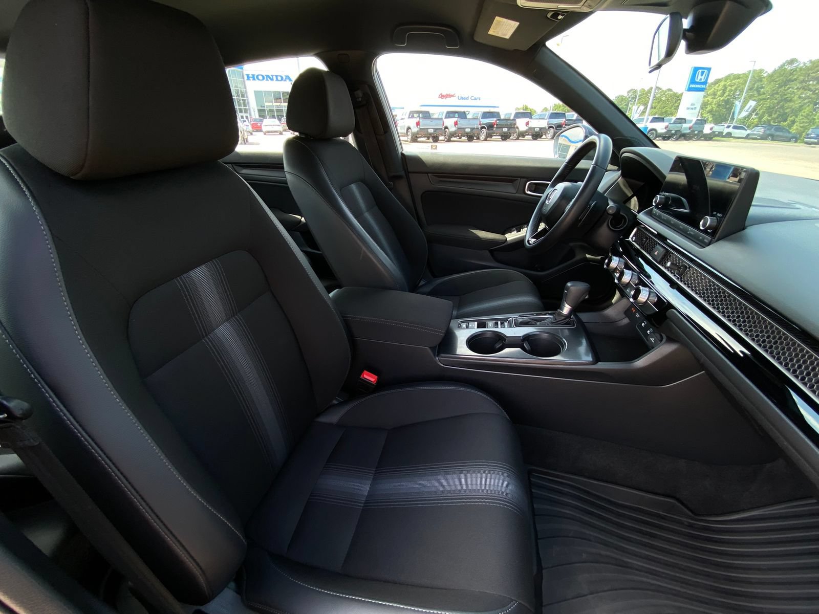 Used 2025 Honda Civic Sport image 14
