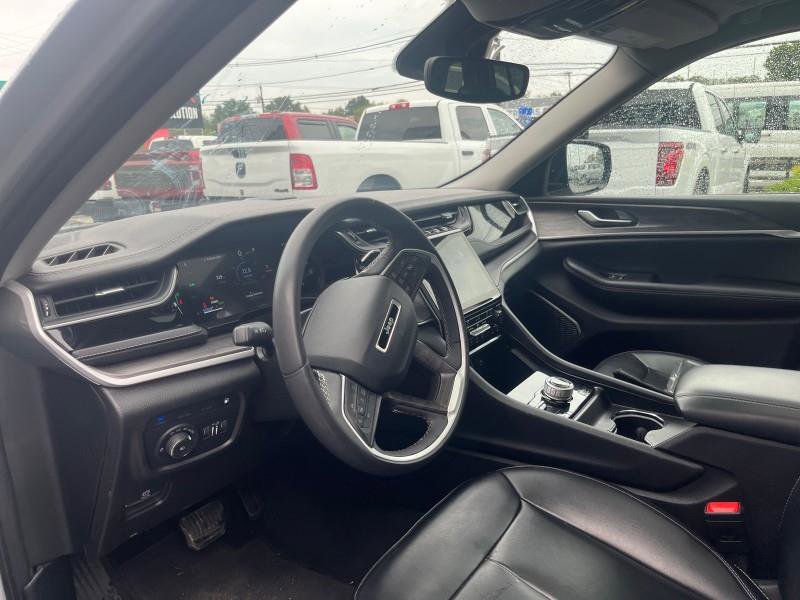 Used 2024 Jeep Grand Cherokee Limited 4xe image 15