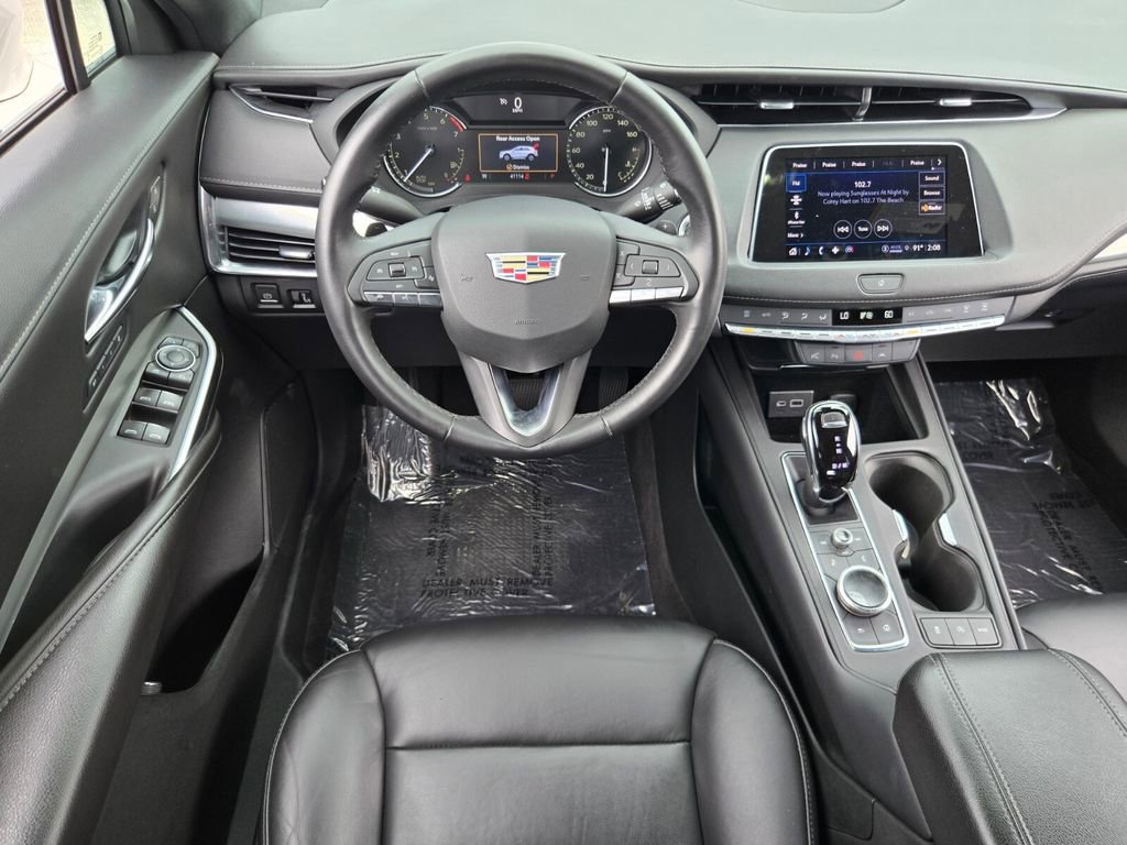 Used 2022 Cadillac XT4 Premium Luxury w/ Enhanced Visibility Package FWD image 12