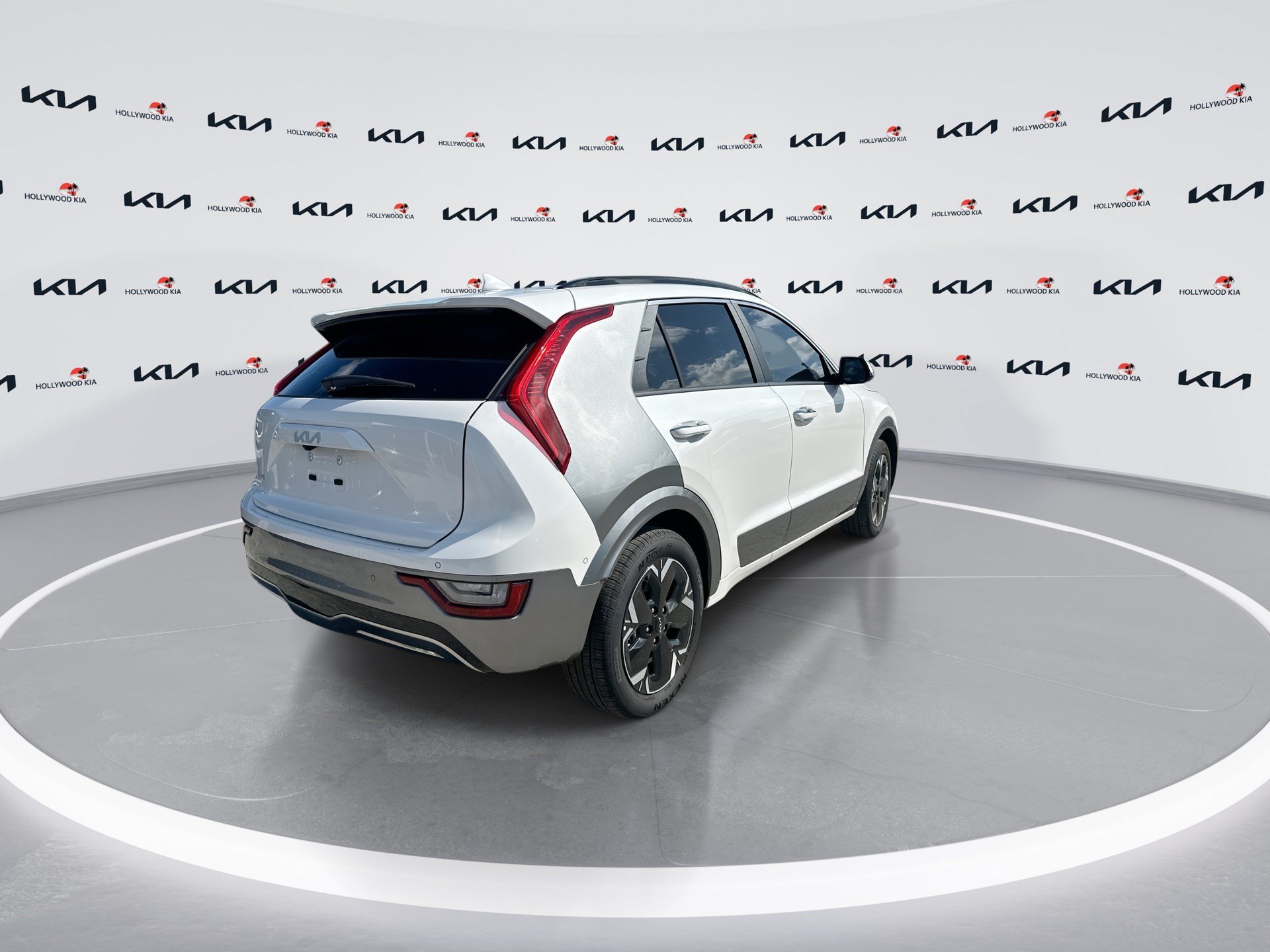 New 2025 Kia Niro Wave w/ Wave Preserve Package FWD image 8