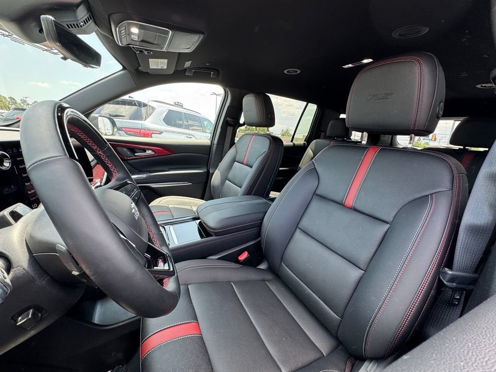 Used 2025 Chevrolet Traverse RS w/ LPO, Floor Liner Package AWD/4WD image 15