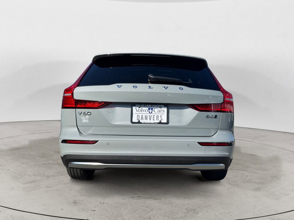 Certified 2025 Volvo V60 B5 Cross Country Plus AWD/4WD image 5