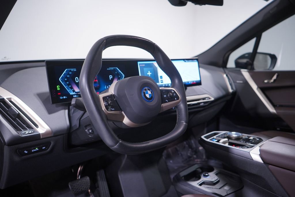 Used 2024 BMW iX xDrive50 image 6