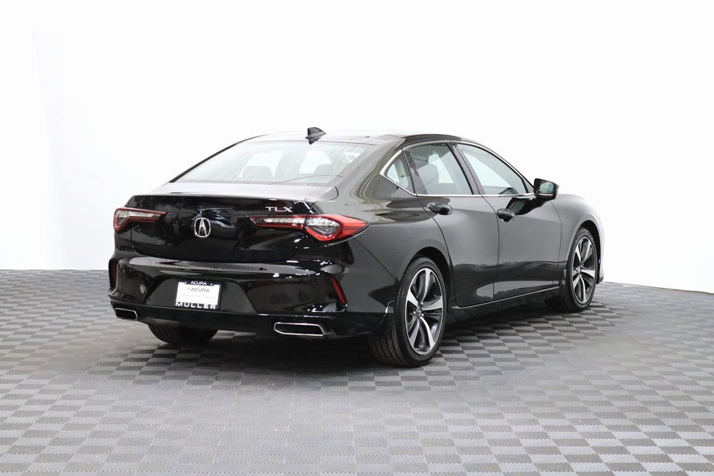 Certified 2025 Acura TLX w/ Technology Package image 9