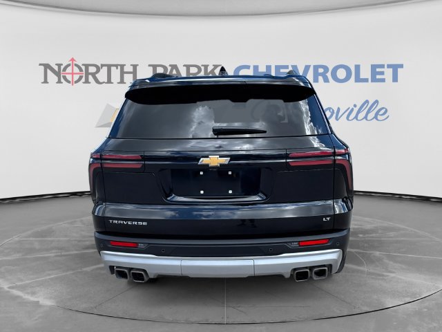 Used 2024 Chevrolet Traverse LT w/ Trailering Package FWD image 4