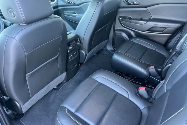 Used 2023 GMC Acadia SLT image 14