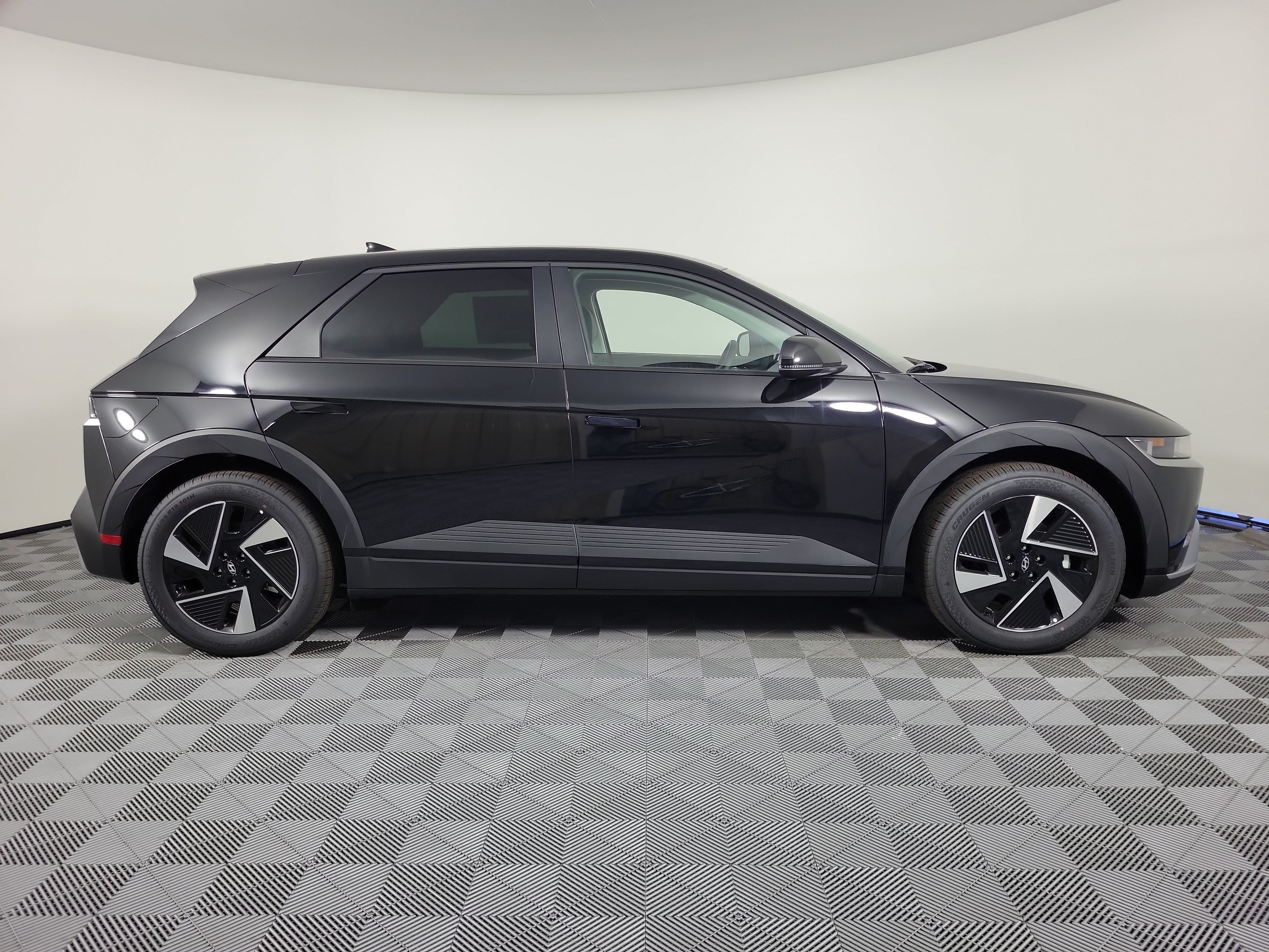 New 2026 Hyundai Ioniq 5 SEL AWD/4WD image 2