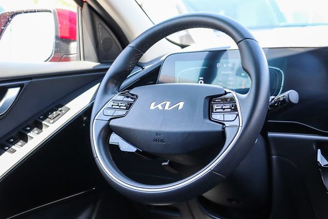 Certified 2025 Kia Niro EX FWD image 16