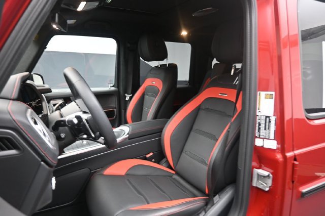 Used 2025 Mercedes-Benz G 63 AMG 4MATIC w/ AMG Night Package Plus image 19