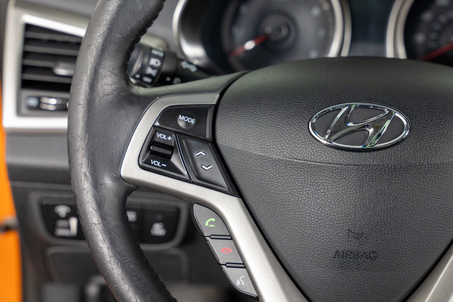 Used 2012 Hyundai Veloster w/ Style Pkg image 28