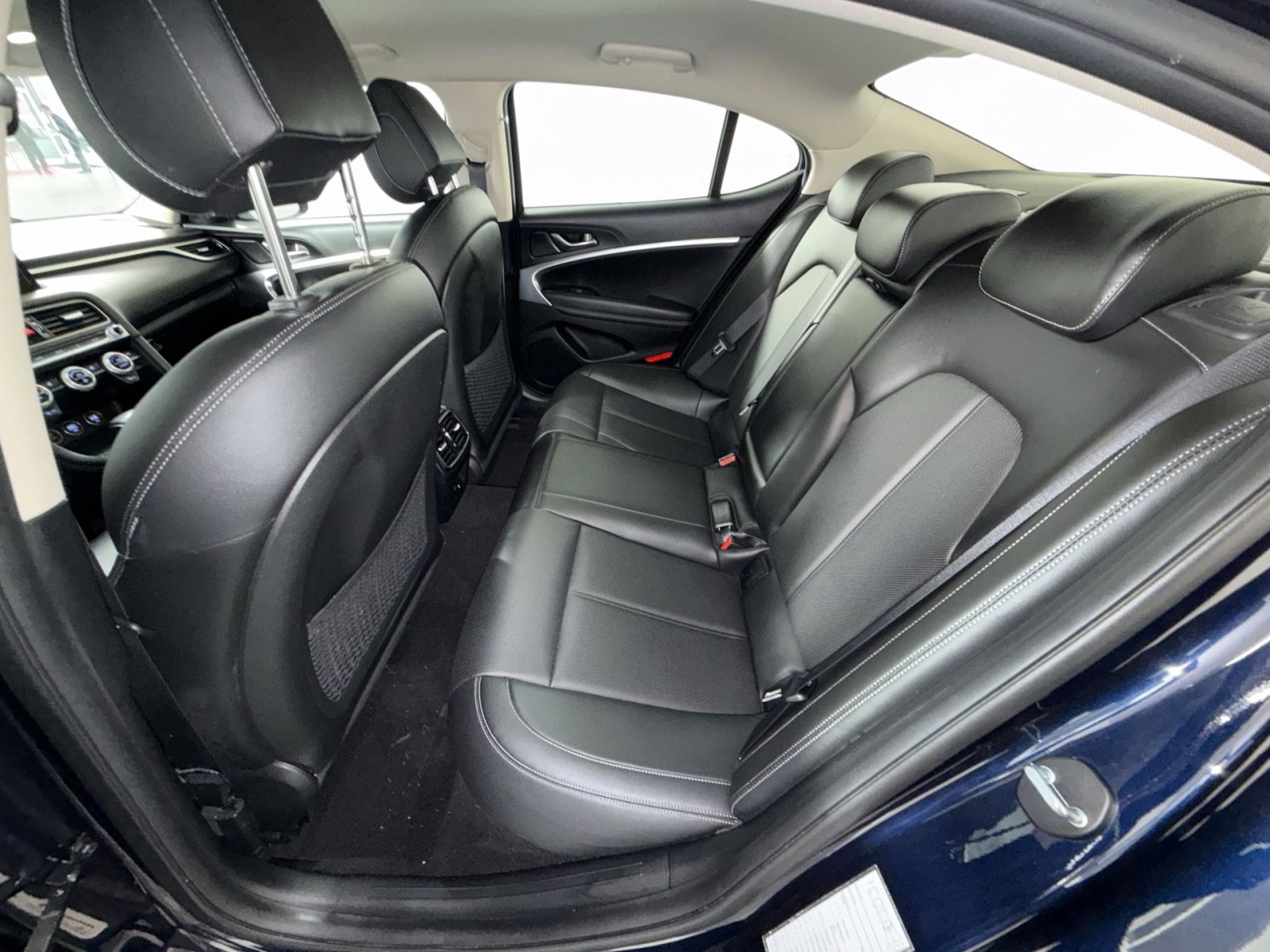 Used 2023 Genesis G70 2.0T image 24