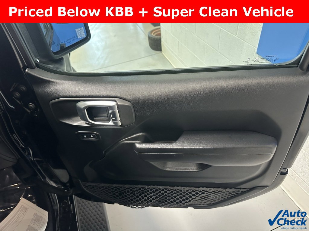 Used 2018 Jeep Wrangler Sport image 15