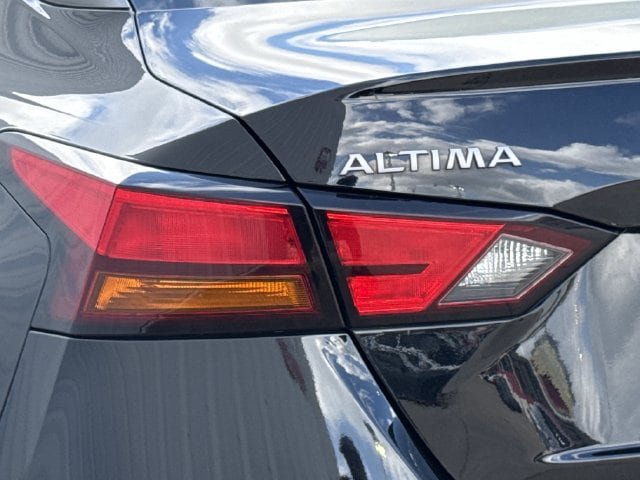 Used 2025 Nissan Altima 2.5 SV AWD/4WD image 6