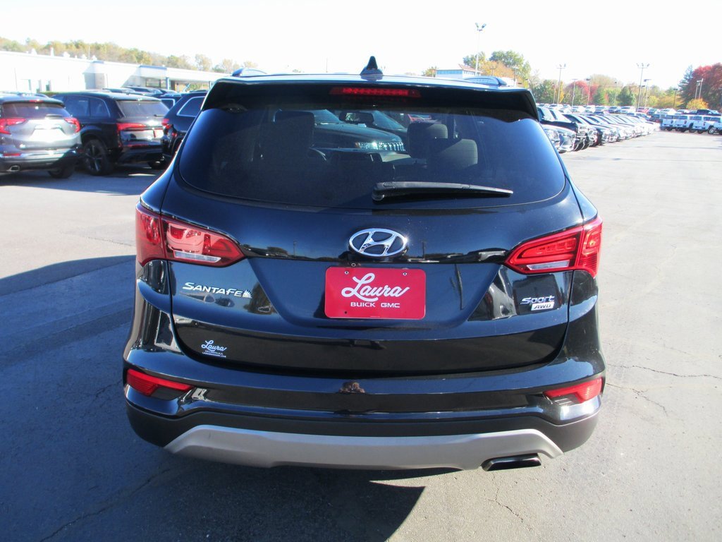 Used 2017 Hyundai Santa Fe Sport image 4