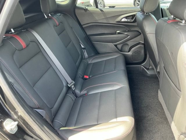 Used 2024 Chevrolet Trax RS w/ Sunroof Package FWD image 18