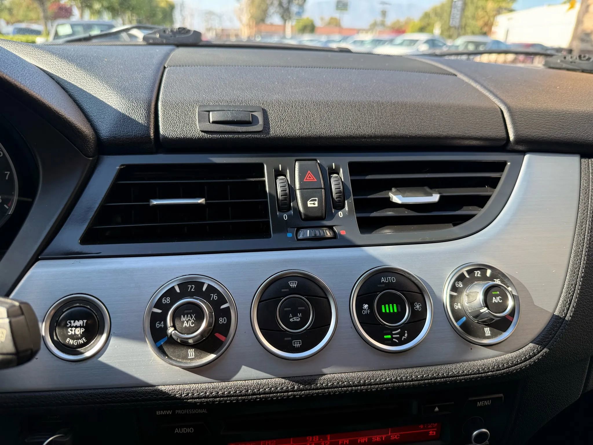 Used 2013 BMW Z4 sDrive28i w/ Sport Pkg image 17